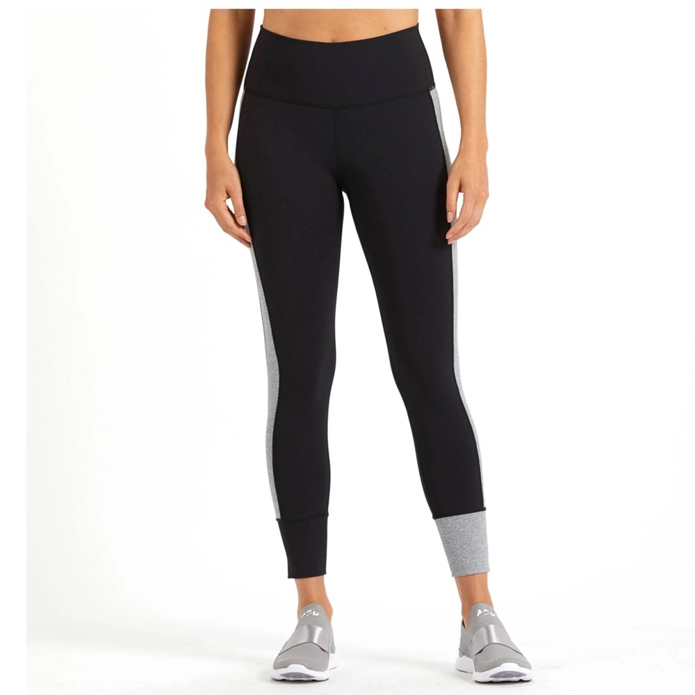 Vuori Origin Two-Tone Legging in Black/Grey: S
